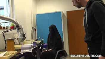 xxnxxx Muslim darling gets rod in her cunt